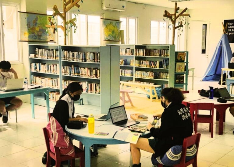 sekolah nusa alam-library